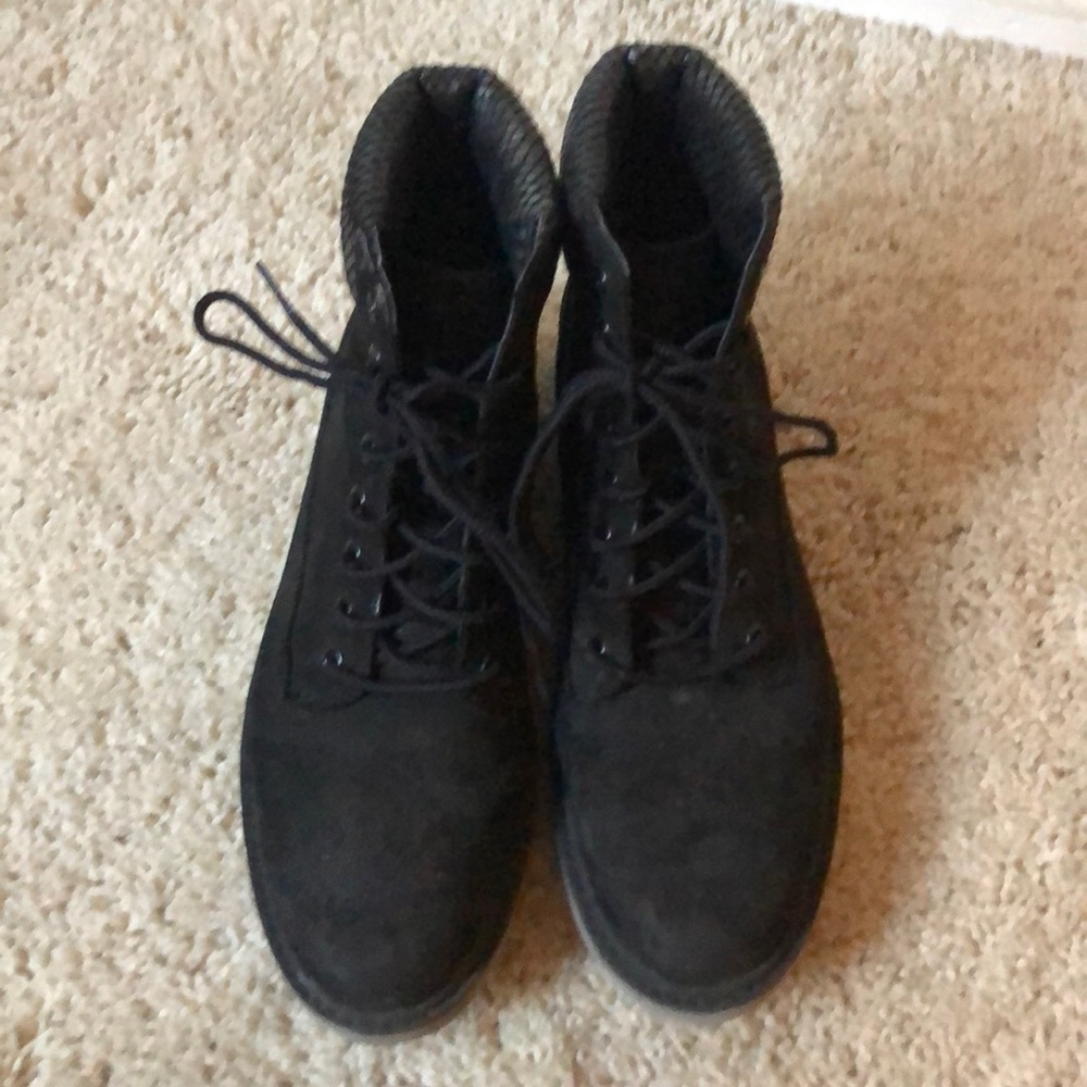 Black timberland boots